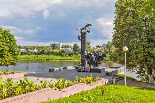 Paisagem Cidade Com Monumento Soldados Guardas Polotsk Belarus Data Tiroteio — Fotografia de Stock