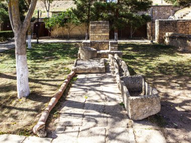 Su tedarik sisteminden geriye kalan parçalar. Naryn-Kala kalesi. Derbent. Dağıstan Cumhuriyeti. Çekim tarihi: 10 Ekim 2020