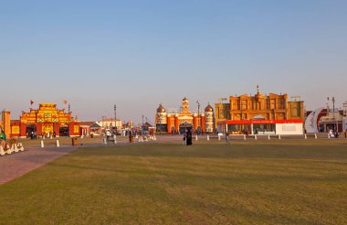 DUBAI, BİRLİK ARAB EMIRATES - 23 ARALIK 2014: Vietnam Çadırının Fotoğrafı. Fair Global Village (Dünya Köyü)