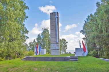 İkinci Dünya Savaşı 'nda 1941-1945 yılları arasında ölen Yuryevsky askerlerine. : Yuryevets, Ivanovo bölgesi. - Rusya. Tarih 2 Ağustos 2017.