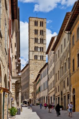 AREZZO, İtalya - 8 Mayıs 2014: Santa Maria della Pieve Kilisesi Fotoğrafı.