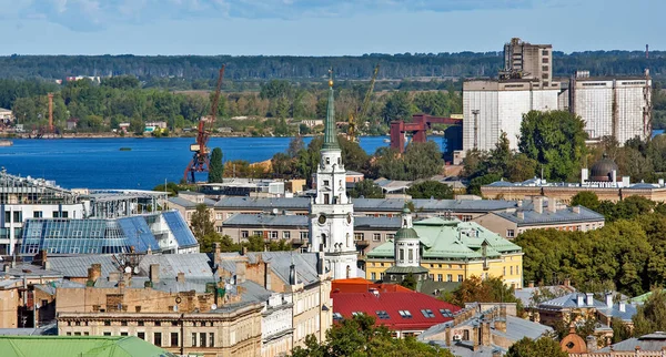 Riga Latvia Agosto 2018 Foto Paisagem Urbana Torre Igreja São — Fotografia de Stock