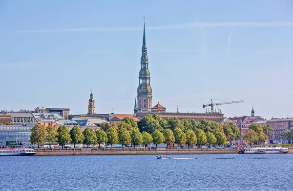 Riga Latvia August 2018 Bild Gamla Stan Från Daugava — Stockfoto