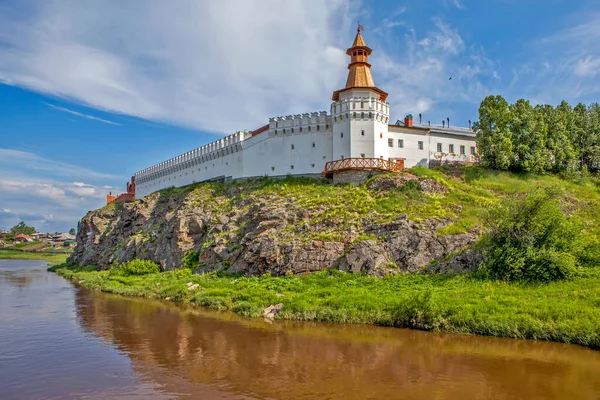 Verkhoturye Kreml Vid Floden Turas Strand Verkhoturye Sverdlovsk Regionen Ryssland — Stockfoto