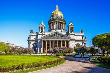 St. Petersburg, Rusya-Haziran 15, 2020 Saint-Isaac Katedrali 'ndeki kilise.