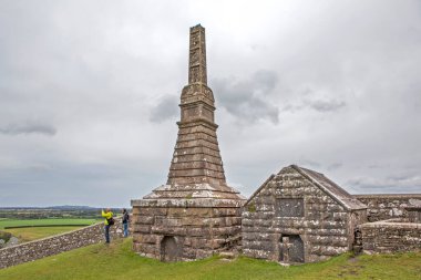 CASHEL, IRELAND - 21 AĞUSTOS 2019 Eski İrlanda mezarlığının fotoğrafı