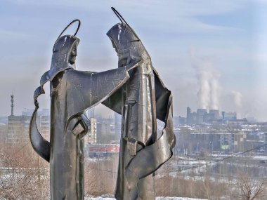 NIZHNY TAGIL, RUSSIA - 19 Şubat 2013: Peter ve Fevronia Anıtı Fotoğrafı.