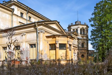 PETERHOF, RUSSIA - 19 Eylül 2019: Büyük Dük Mikhail Nikolaevich 'in Sarayı' nın Fotoğrafı. Malikane Mikhailovka.