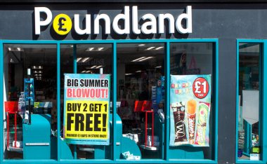 YORK, GREAT BRITAIN - 26 AĞUSTOS 2019: Kargaşa 'nın ortaçağ sokağının fotoğrafı