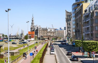 ANTWERP, BELGIUM - 5 Mayıs 2018: Şehir manzarası fotoğrafı. Van Meterenkaai.