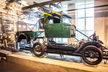VERKHNYAYA PYSHMA, RUSSIA - 12 Haziran 2019: Yüksek rütbeli devlet adamları için tasarlanan araba fotoğrafları. Otomobil ekipmanları müzesi UMMC 