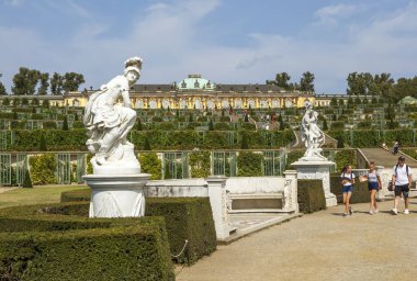 POTSDAM, Almanya - 28 AĞUSTOS 2019 Sanssouci Parkı 'nın Fotoğrafı.