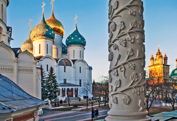 Sergiev Posad Russia April 2020 Photo Carved Columns Large Autumn — Stock Photo, Image