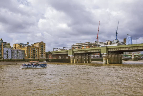 London Great Britain Sierpień 2019 Zdjęcie Mostu Kolejowego — Zdjęcie stockowe