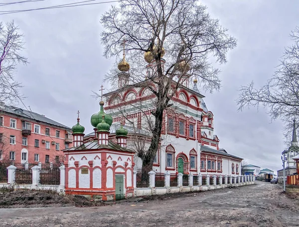 エピファニー教会とペテロとパウロの礼拝堂 ソリカムスク ペルミ地方 ロシア — ストック写真