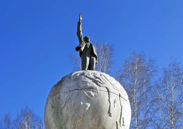 Nizhny Tagil ロシア 2020年3月5日 Viに最初の記念碑の写真 レニンへのウラルの中で 大正14年 — ストック写真