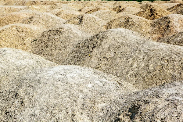 俄罗斯Novoye Khinkolovo 阳光下的石灰岩山 — 图库照片