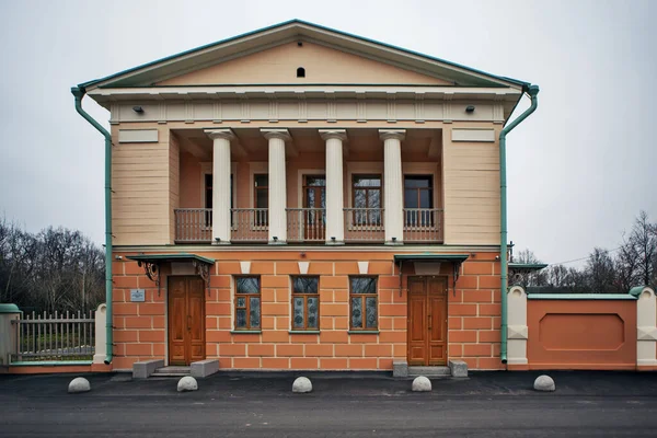 Seyahat Sarayı. Korostyn köyü. Shimsky bölgesi. Novgorod bölgesi. Rusya