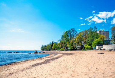 Baltık Denizi 'nin sonundaki boş sahil ve rıhtım..
