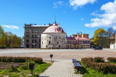VYBORG, RUSSIA - 17 Mayıs 2020: Market Meydanı Fotoğrafı. Yuvarlak Kule.