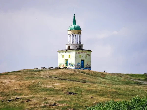 Pequena Igreja Com Céu Nublado Aramashevo Rússia — Fotografia de Stock