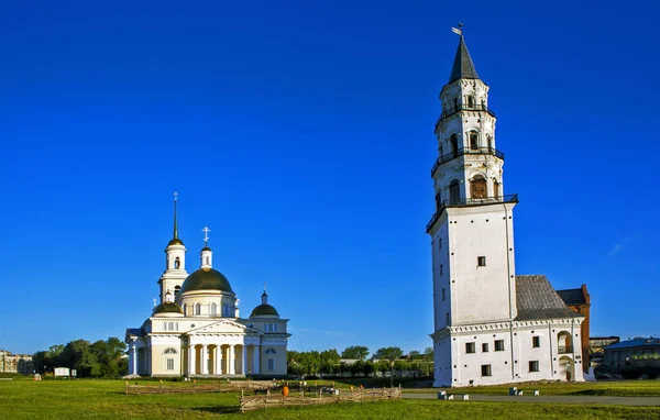 Iglesia Torre Iluminadas Por Sol Nev Yansk Rusia —  Fotos de Stock