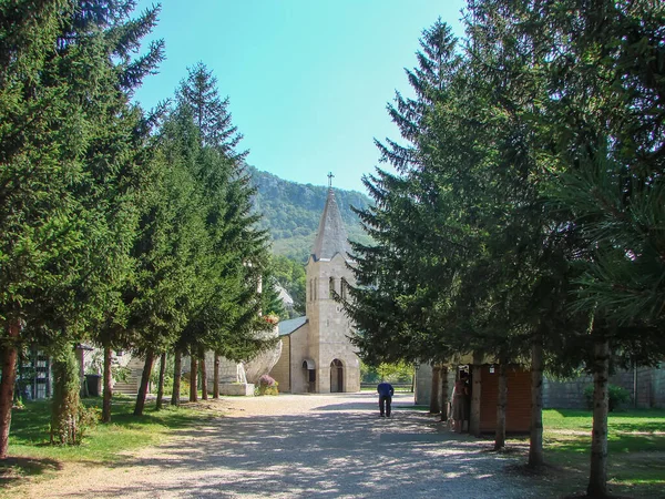 Compuesto Monástico Ostrog Inferior Iglesia Santísima Trinidad Danilovgrad Montenegro — Foto de Stock
