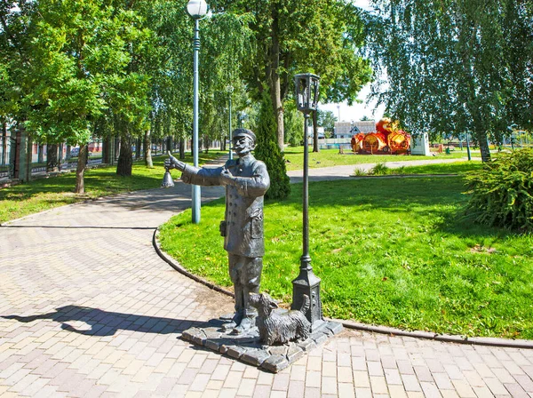 Orsha Belarus Août 2019 Photo Sculpture Homme Avec Une Cloche — Photo