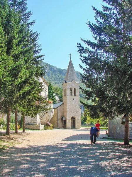 Composto Monastico Ostrog Inferiore Chiesa Della Santissima Trinità Danilovgrad Montenegro — Foto Stock