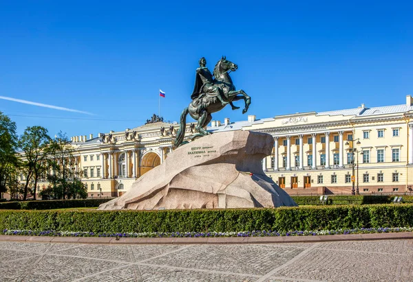 青铜骑士 Bronze Horseman 是参议院广场上的彼得一世纪念碑 圣彼得堡 俄罗斯 — 图库照片