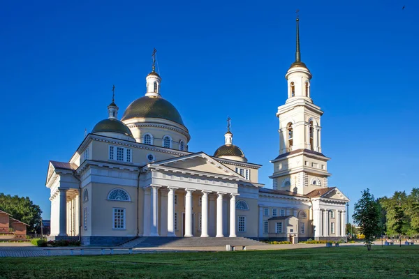 Iglesia Torre Iluminadas Por Sol Nev Yansk Rusia —  Fotos de Stock