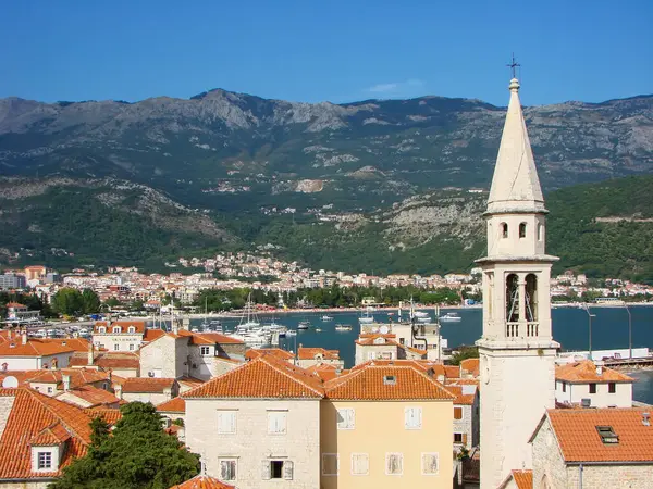 Blick Auf Die Altstadt Mit Dem Glockenturm Der Kathedrale Von — Stockfoto