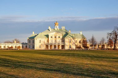 LOMONOSOV, RUSSIA - 24 Kasım 2019: fotoğraf Grand Menshikov Sarayı. Oranienbaum.