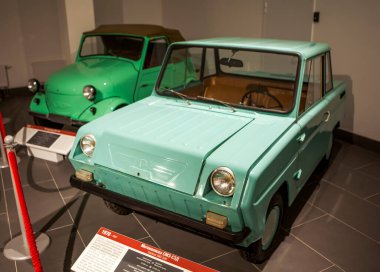 VERKHNYAYA PYSHMA, RUSSIA - 12 Haziran 2019: Yüksek rütbeli devlet adamları için tasarlanan araba fotoğrafları. Otomobil ekipmanları müzesi UMMC 