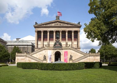 BERLİN, ALMANY - 14 AĞUSTOS 2019: Eski Ulusal Galeri