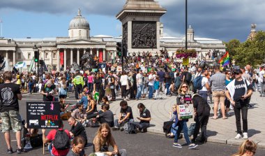 LONDRA, GREAT BRITAIN - 17 AĞUSTOS 2019: et tüketimine karşı protesto fotoğrafı. Hayvan İsyanı.