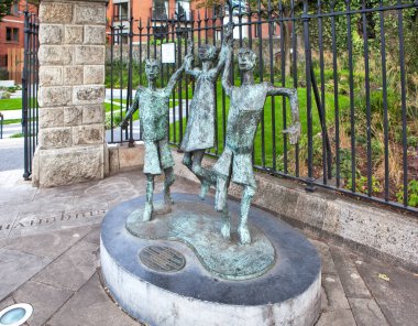 DUBLIN, IRELAND - 19 AĞUSTOS 2019: Milenyum Anıtı Çocuğu