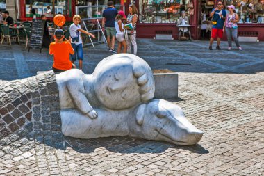 Uyuyan Nello ve Patrasche Heykeli, Antwerp