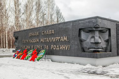 Nizhny Tagil 'deki Doğu Cephesi' nin metal bilimcilerinin anıtı.
