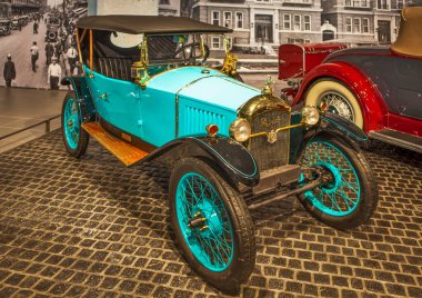 VERKHNYAYA PYSHMA, RUSSIA - 12 Haziran 2019: Yüksek rütbeli devlet adamları için tasarlanan araba fotoğrafları. Otomobil ekipmanları müzesi UMMC 