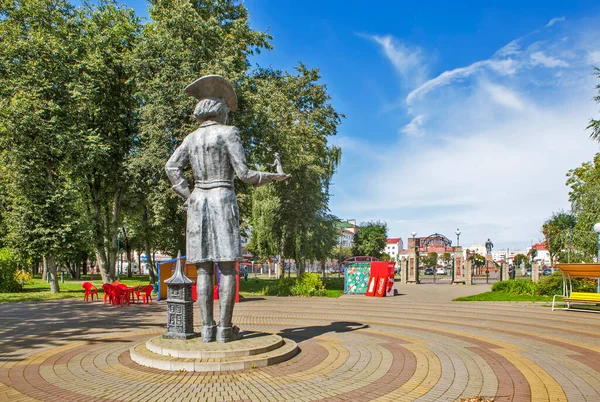 Orsha Belarus Agosto 2019 Foto Escultura Gulliver Com Anão Palma — Fotografia de Stock