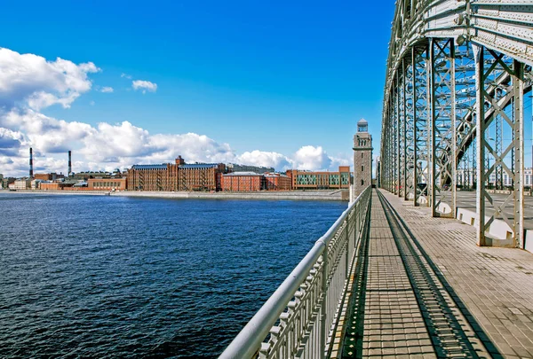 Bolsheokhtinsky Bridge Emperor Peter Great Inglés San Petersburgo Rusia — Foto de Stock