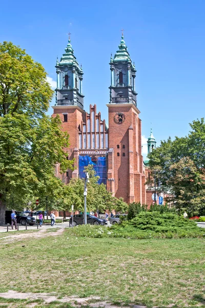 Poznan Poland 2019年8月13日 Tumsky岛上圣彼得和保罗大教堂的照片 — 图库照片