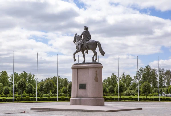 Strelna Rússia Julho 2014 Foto Monumento Equestre Pedro Frente Palácio — Fotografia de Stock