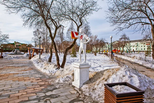 Nizhny Tagil Russia Marca 2020 Zdjęcie Rzeźby Nastolatka Góry Plac — Zdjęcie stockowe