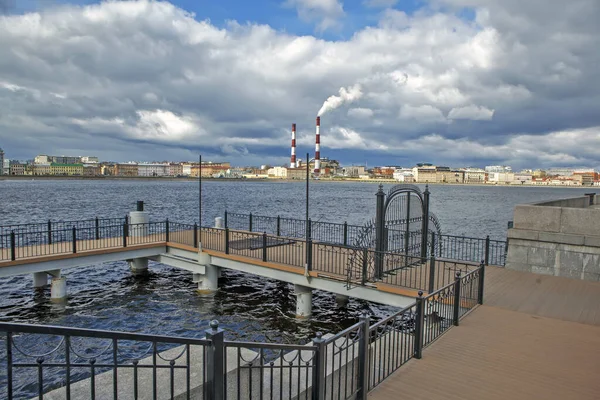 Petersburg Russia Kwiecień 2020 Zdjęcie Nowego Pomostu Rzecznego Dla Statków — Zdjęcie stockowe