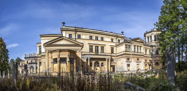 Peterhof Russie September 2019 Foto Van Paleis Van Groothertog Michail — Stockfoto