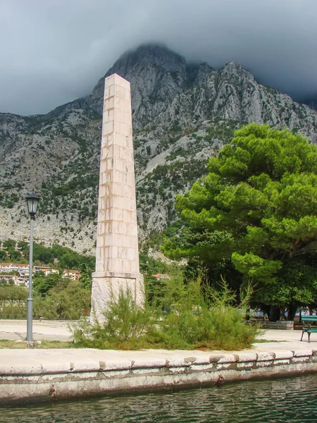 Kotor Montenegro Setembro 2009 Foto Obelisco Liberdade — Fotografia de Stock