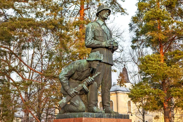ハミナ フィンランド 2019年12月29日 第二次世界大戦中に死亡したフィンランドの将校と兵士への記念碑の写真 — ストック写真