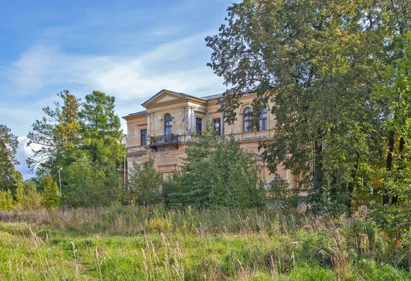 Peterhof Rusia Septiembre 2019 Foto Del Palacio Del Gran Duque —  Fotos de Stock